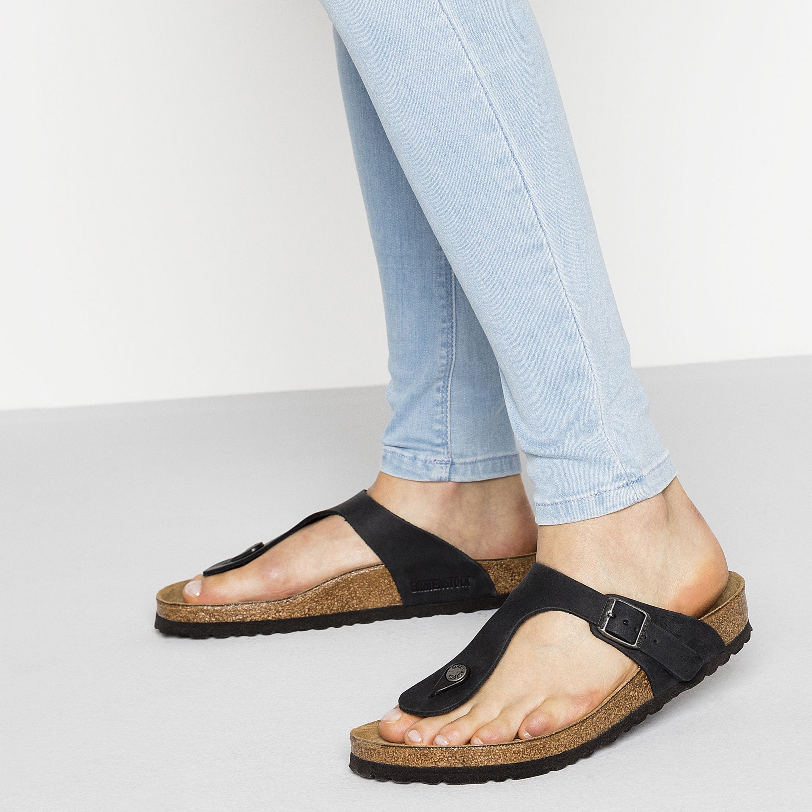 Birkenstock gizeh black oiled leather on sale